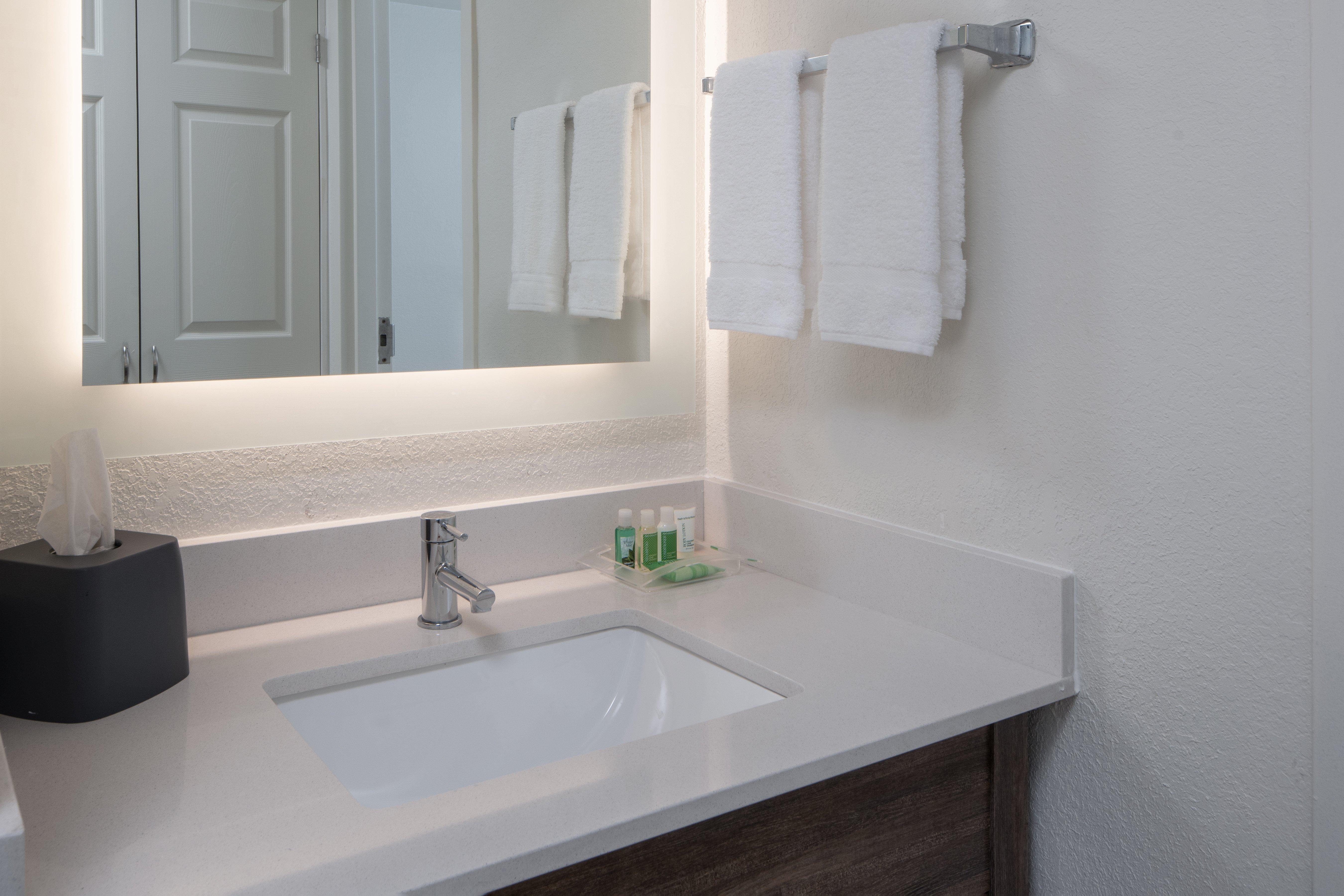 Holiday Inn Tampa Westshore - Airport Area By Ihg Exterior photo